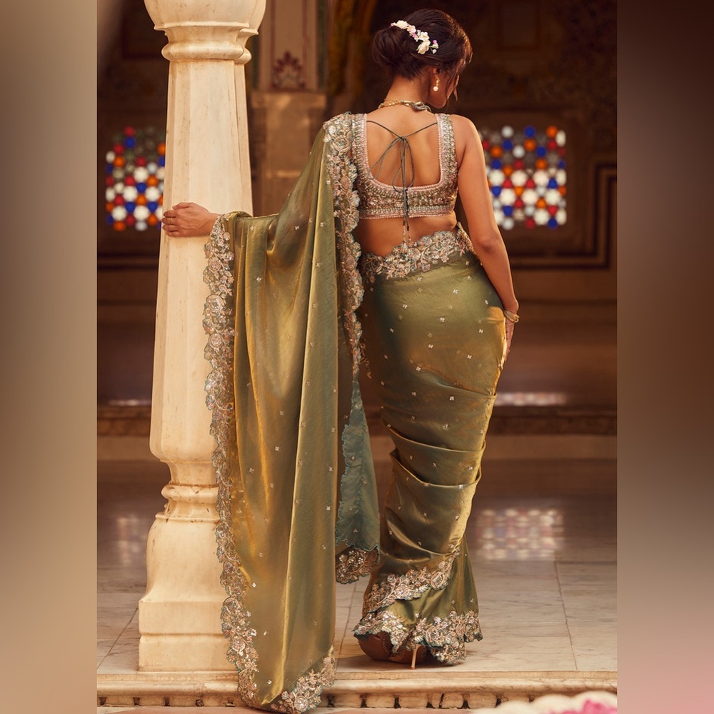 Lashkaraa Moss Green Embroidered Silk Saree - Picture 4 of 4